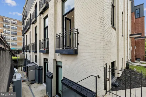 $325,000 | 1211 G Street Southeast, Unit 5, Washington, DC 20003