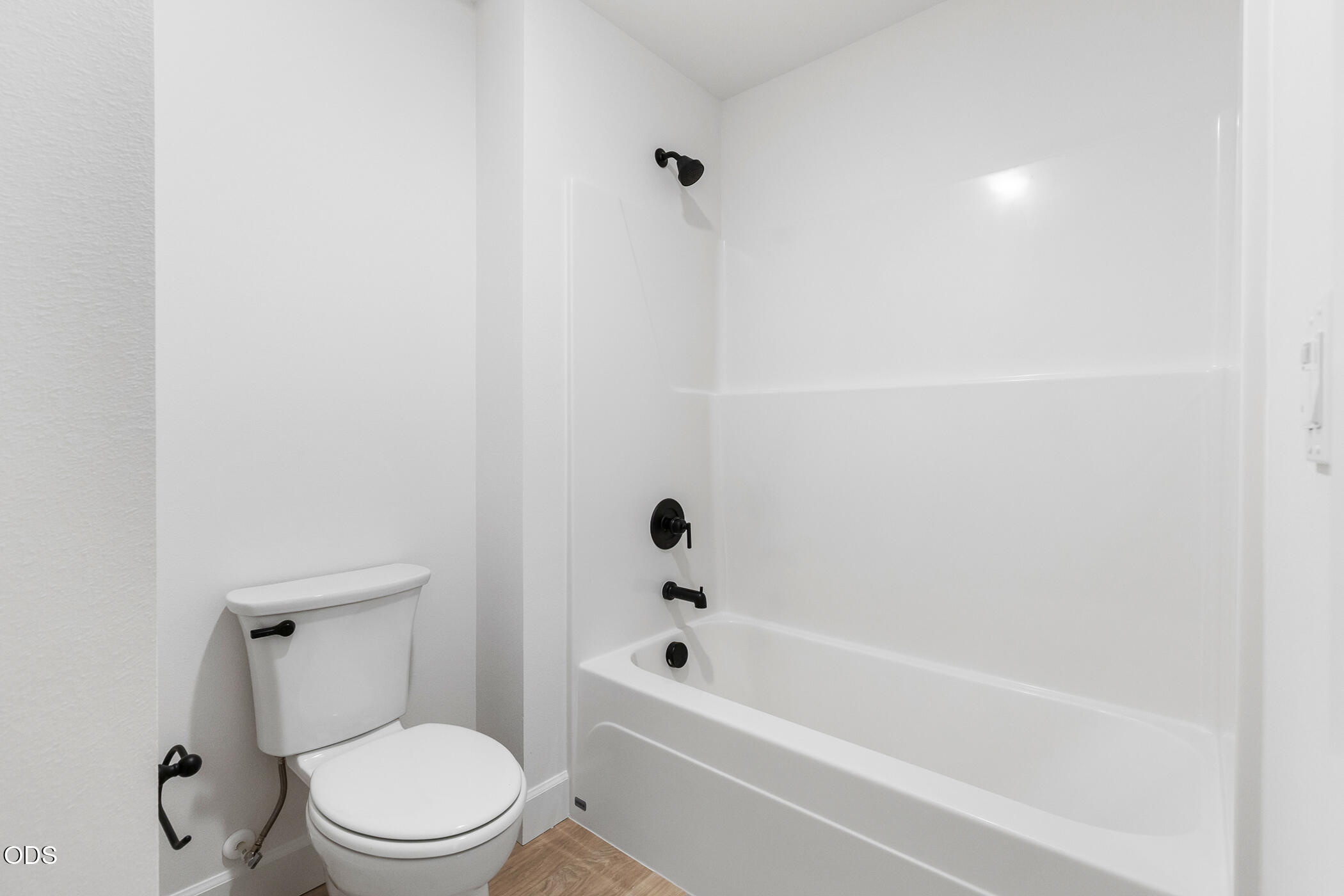 1264 Fairway Road, Unit 144 Madras, OR 97741 - Photo 18 of 24 Hope 3 car