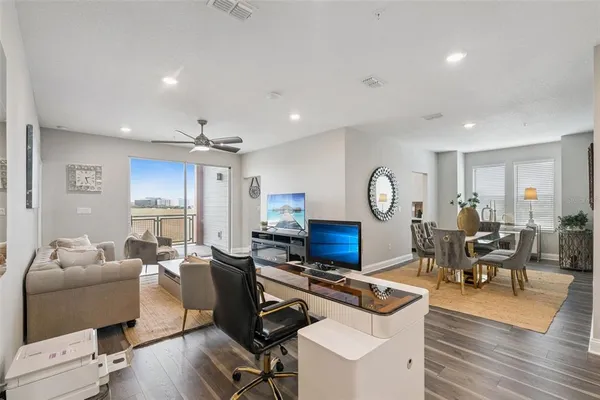 $445,000 | 7521 Laureate Boulevard, Unit 5306, Orlando, FL 32827