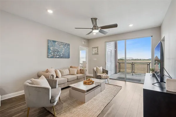 $445,000 | 7521 Laureate Boulevard, Unit 5306, Orlando, FL 32827