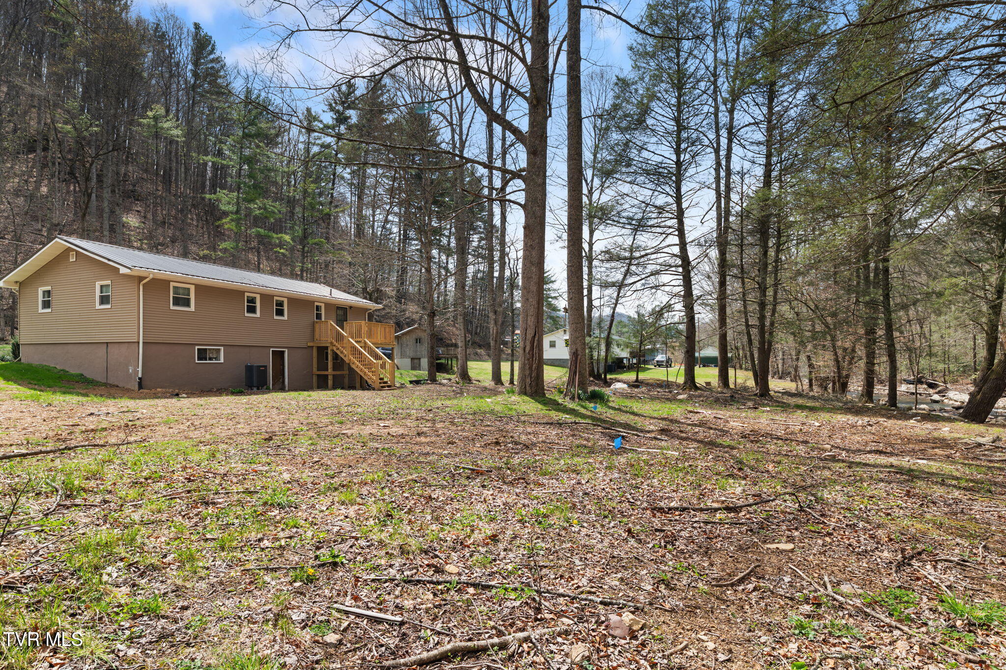 23146 Taylor Valley Road Damascus, VA 24236 - Photo 6 of 31 4-web-or-mls-23146-taylors-valley-rd