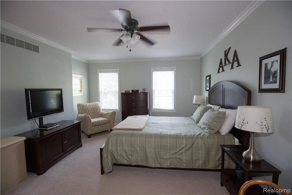 306 Whitney Drive Rochester Hills, MI 48307 - Photo 22 of 38