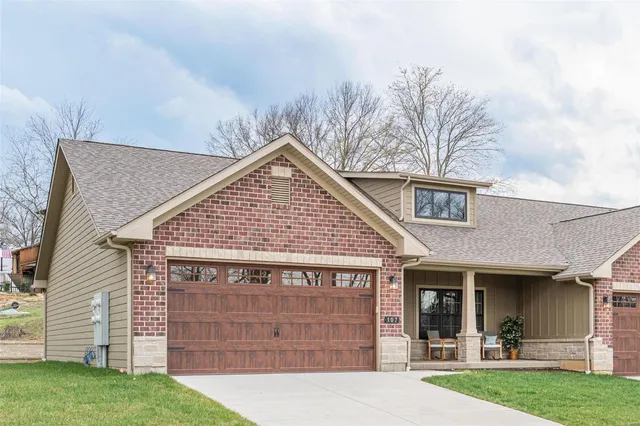 $244,900 | 111 Stone Ledge Dr Street, St. Clair, MO 63077