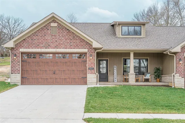 $244,900 | 111 Stone Ledge Dr Street, St. Clair, MO 63077