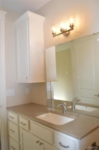 $244,900 | 111 Stone Ledge Dr Street, St. Clair, MO 63077