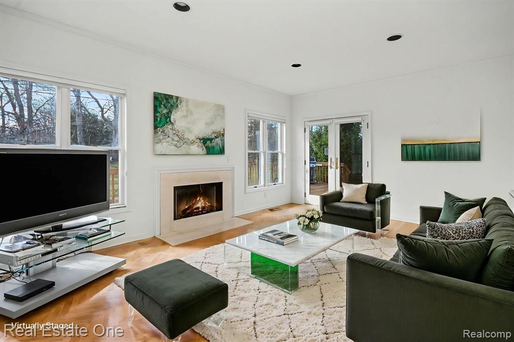 5840 Inkster Road West Bloomfield, MI 48323 - Photo 15 of 47