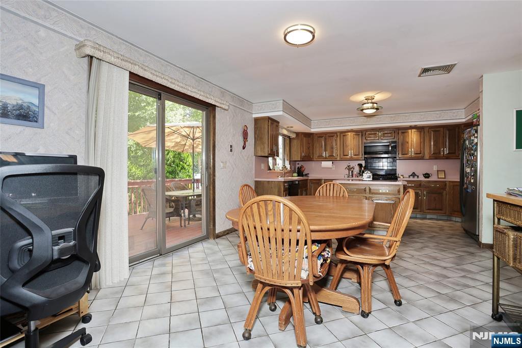245 Highland Avenue Wood-Ridge, NJ 07075 - Photo 12 of 37