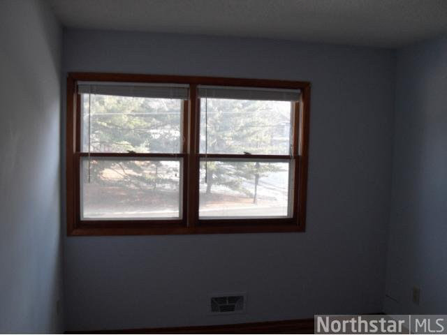 451 Totem Road St. Paul, MN 55119 - Photo 8 of 16 Gallery Image 8