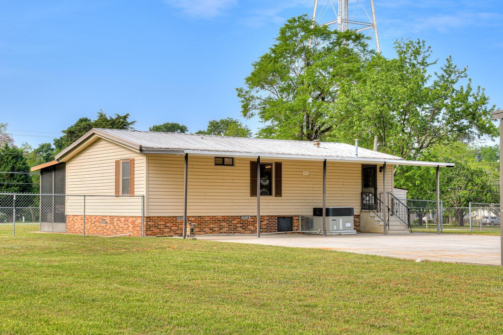 421 East Main Street Stapleton, GA 30823 - Photo 5 of 26 144