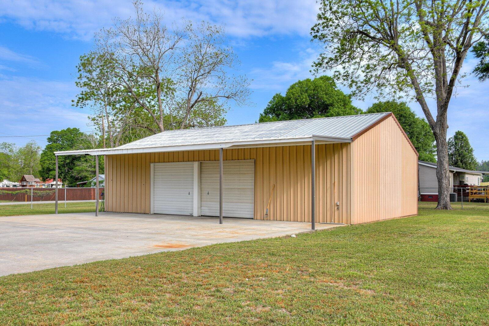 421 East Main Street Stapleton, GA 30823 - Photo 9 of 26 136