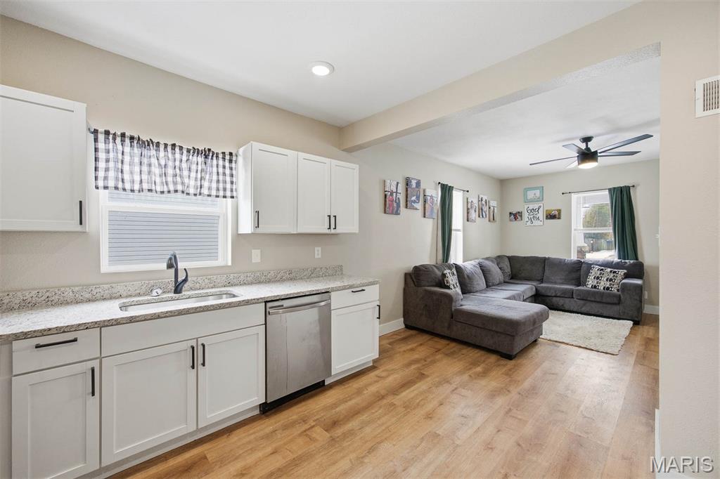 607 Pine Street Highland, IL 62249 - Photo 11 of 35