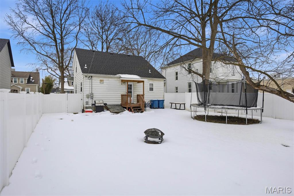 607 Pine Street Highland, IL 62249 - Photo 24 of 35