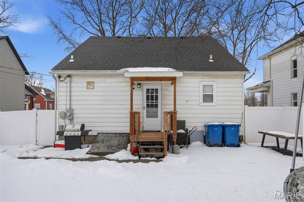 607 Pine Street Highland, IL 62249 - Photo 25 of 35