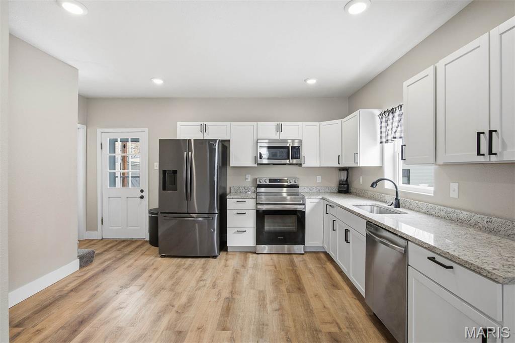 607 Pine Street Highland, IL 62249 - Photo 9 of 35