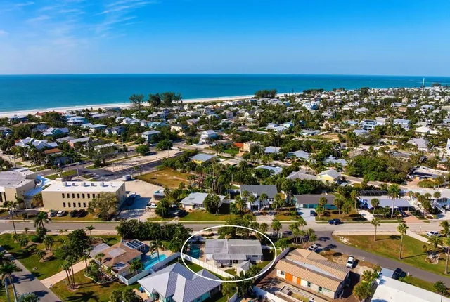 $1,395,000 | 211 85th Street, Holmes Beach, FL 34217