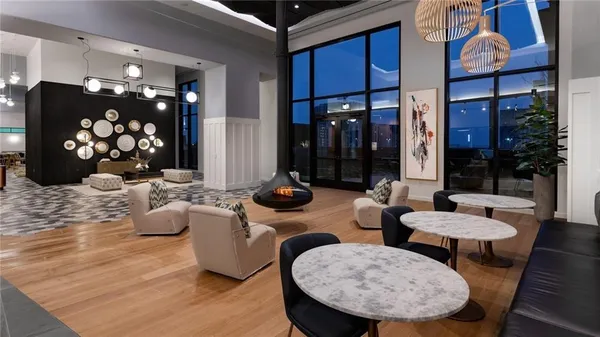 $2,714 | 161 Peachtree Center Avenue Northeast, Unit 2X2, Atlanta, GA 30303