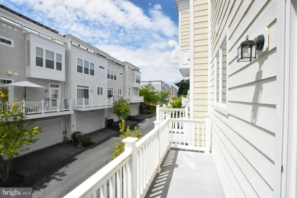 $2,900 | 11675 Leesborough Circle, Silver Spring, MD 20902