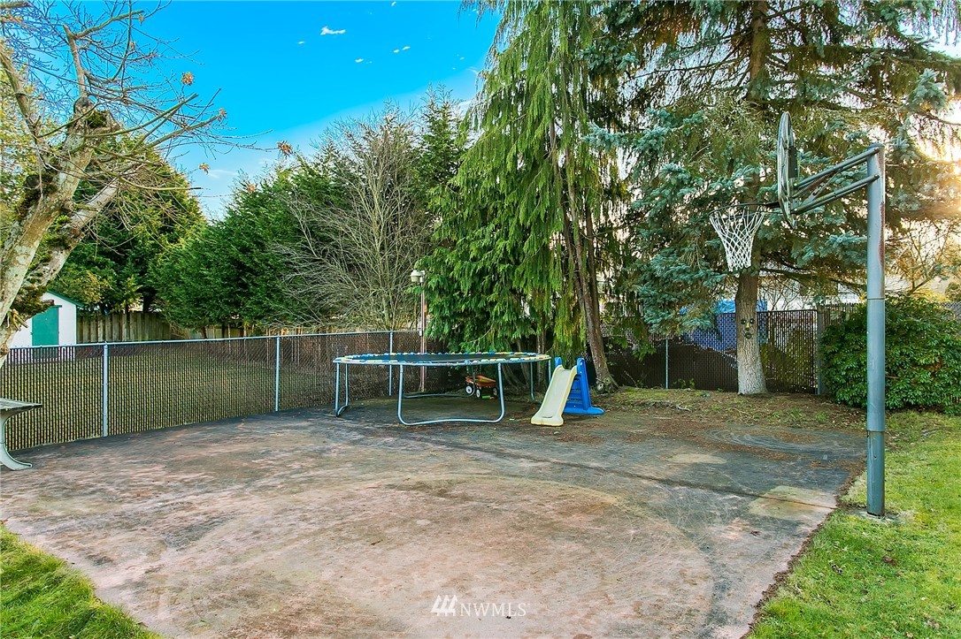 1503 Index Avenue Southeast Renton, WA 98058 - Photo 23 of 24 Gallery Image 23