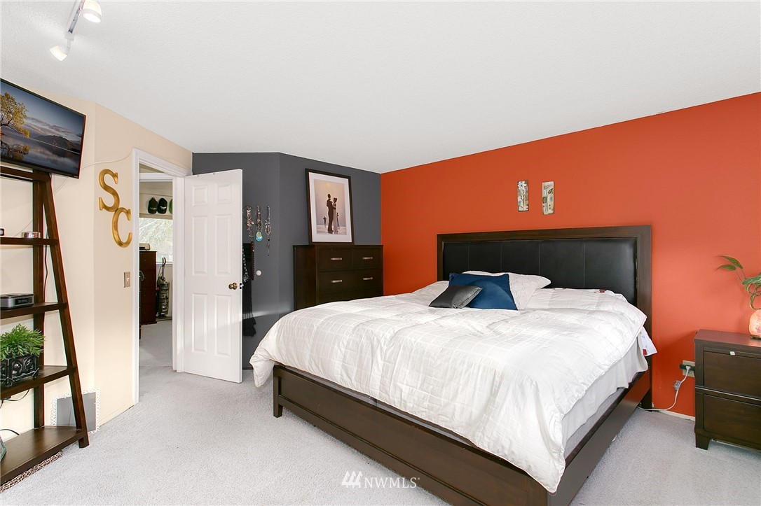1503 Index Avenue Southeast Renton, WA 98058 - Photo 9 of 24 Gallery Image 9