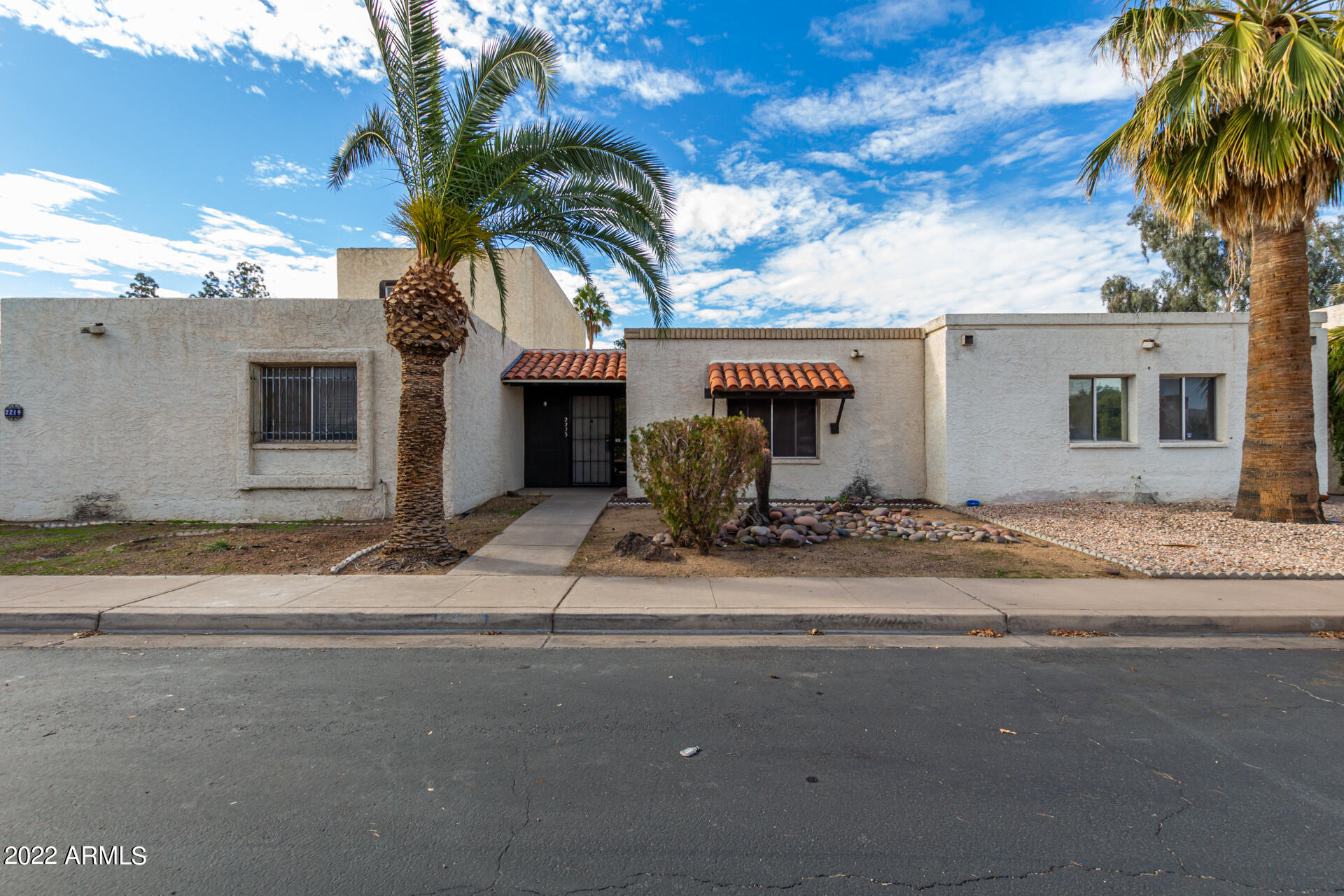 2223 West Vineyard Road Tempe, AZ 85282 - Photo 2 of 25 02 Vineyard