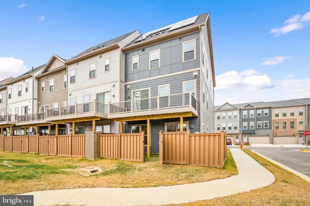 $4,950 | 6247 Folly Lane, Alexandria, VA 22315