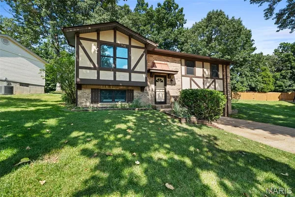 $249,000 | 1220 Forest Trails Court, Fenton, MO 63026