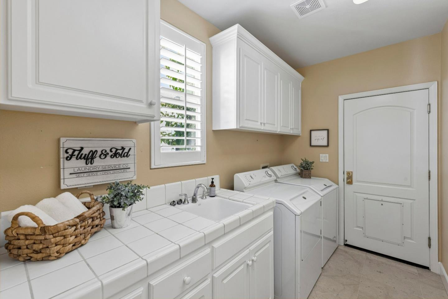 7466 Dunbar Court Gilroy, CA 95020 - Photo 34 of 103