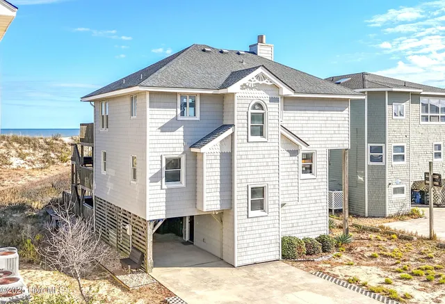 $2,195,000 | 721 Crown Point Road, Corolla, NC 27927