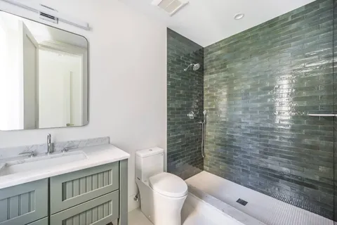 $4,995,000 | 21 Ocean Parkway, East Hampton, NY 11937