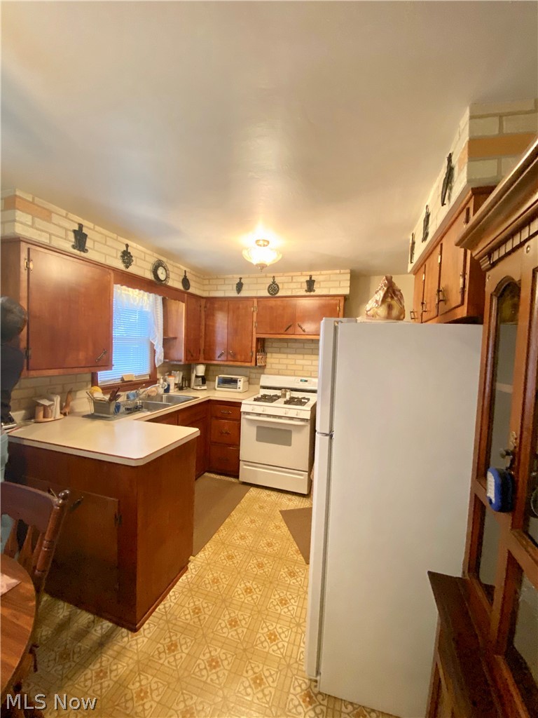 166 Struthers-Liberty Road Campbell, OH 44405 - Photo 3 of 16 Gallery Image 3