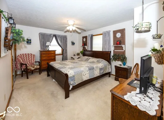 $455,900 | 8546 North Chickadee Drive, Morgantown, IN 46160