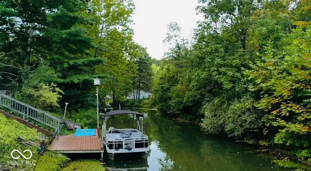 $455,900 | 8546 North Chickadee Drive, Morgantown, IN 46160