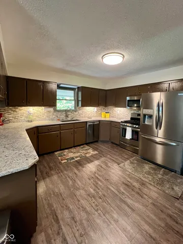 $455,900 | 8546 North Chickadee Drive, Morgantown, IN 46160