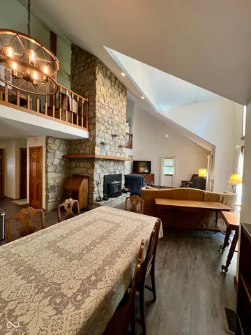 $455,900 | 8546 North Chickadee Drive, Morgantown, IN 46160