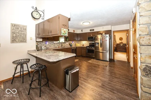 $455,900 | 8546 North Chickadee Drive, Morgantown, IN 46160