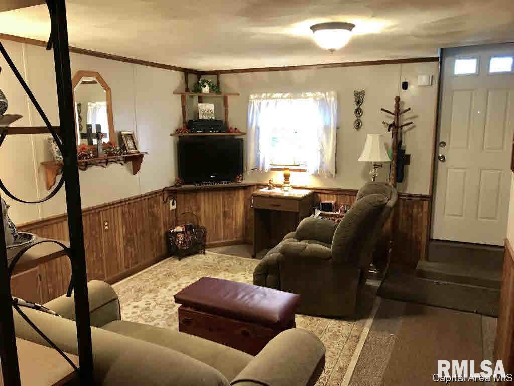 102 East Union Street Virginia, IL 62691 - Photo 17 of 36 Gallery Image 17