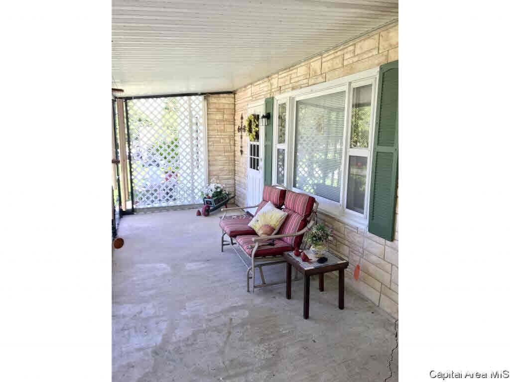 102 East Union Street Virginia, IL 62691 - Photo 3 of 36 Gallery Image 3