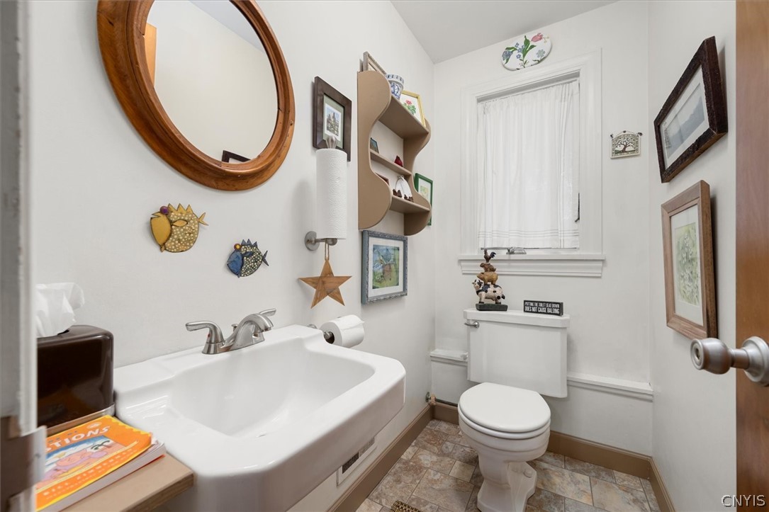 206 Hurlburt Road Syracuse, NY 13224 - Photo 38 of 48