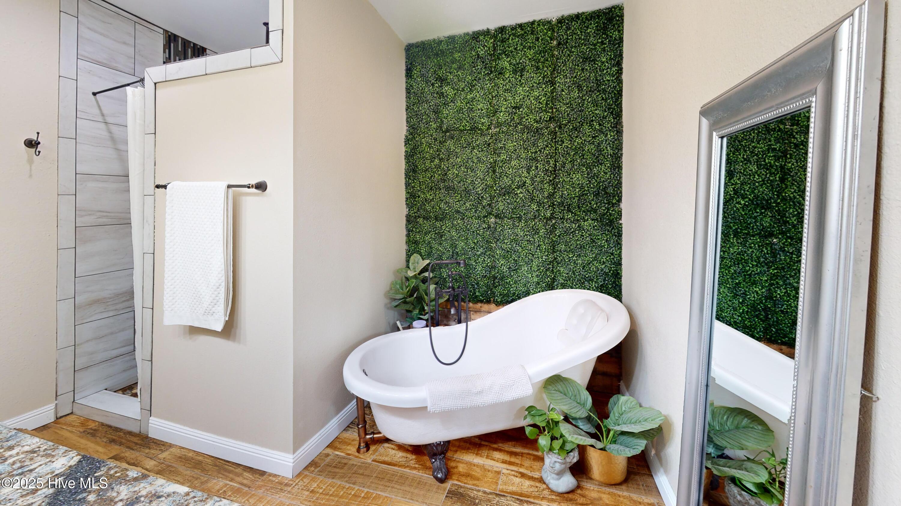 109 Huntcliff Road New Bern, NC 28560 - Photo 25 of 28 109-Huntcliff-Rd-Bathroom