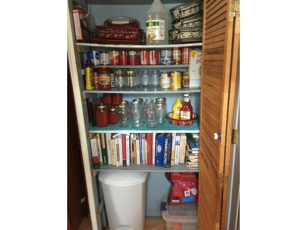 5513 Guest River Road Norton, VA 24273 - Photo 14 of 24 Pantry