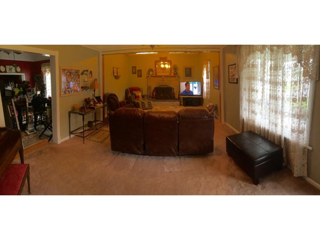 5513 Guest River Road Norton, VA 24273 - Photo 4 of 24 Spacious family room