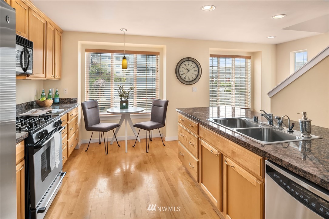618 Bell Street Edmonds, WA 98020 - Photo 7 of 24
