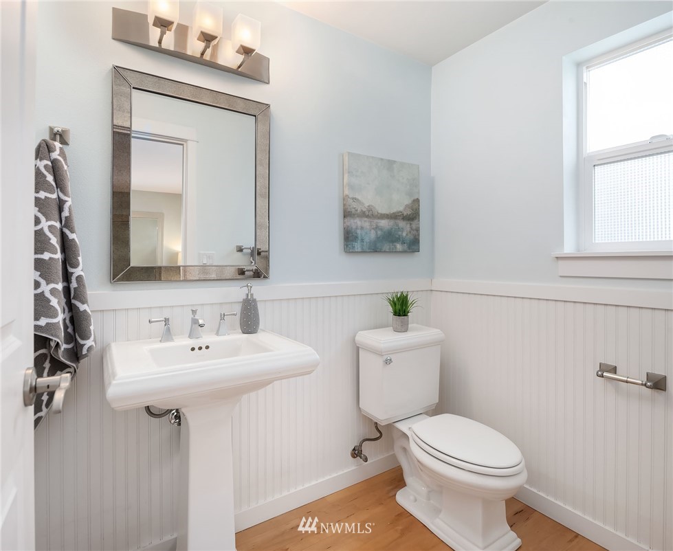 618 Bell Street Edmonds, WA 98020 - Photo 8 of 24