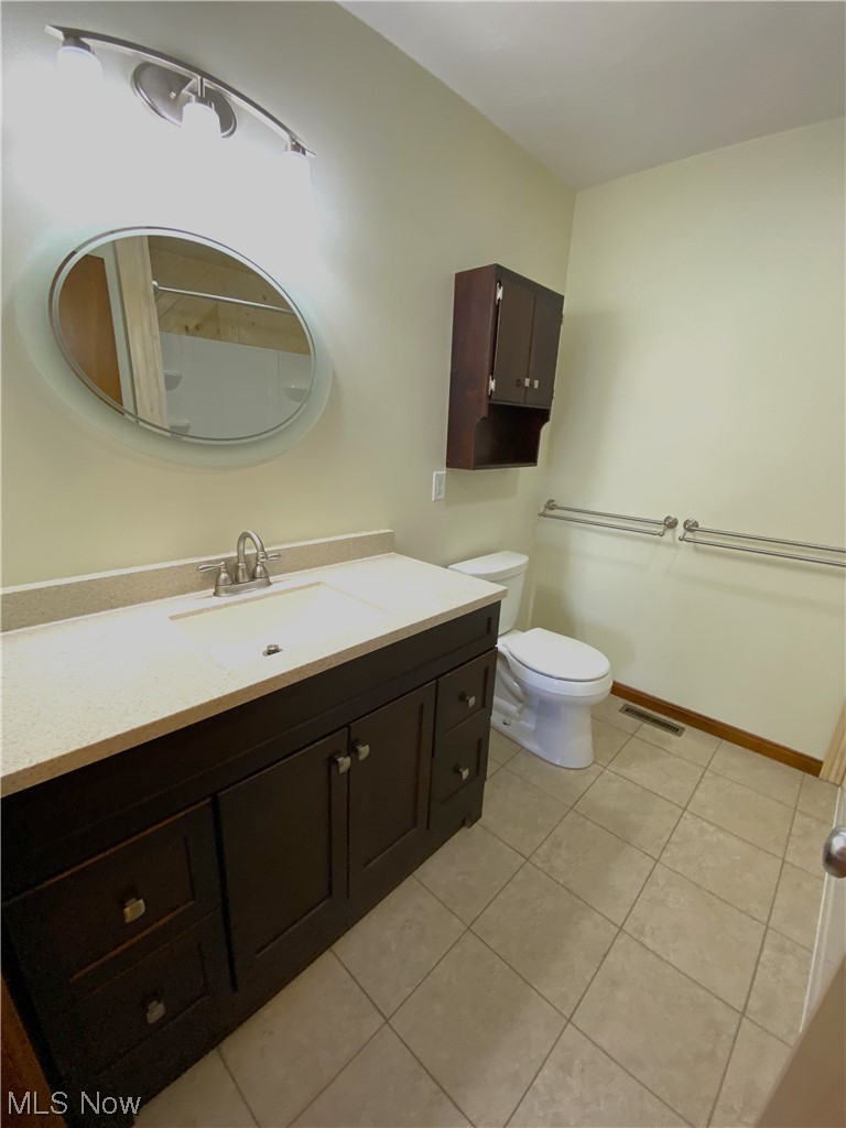 46948 Butternut Ridge Road Oberlin, OH 44074 - Photo 16 of 27 Main bath in hall