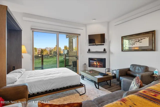 $1,325,000 | 1639 North Harvest Dance Road, Unit 3180/3181, Jackson, WY 83001