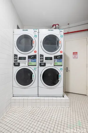 $3,900 | 15 Park Row, Unit 7O | Financial District