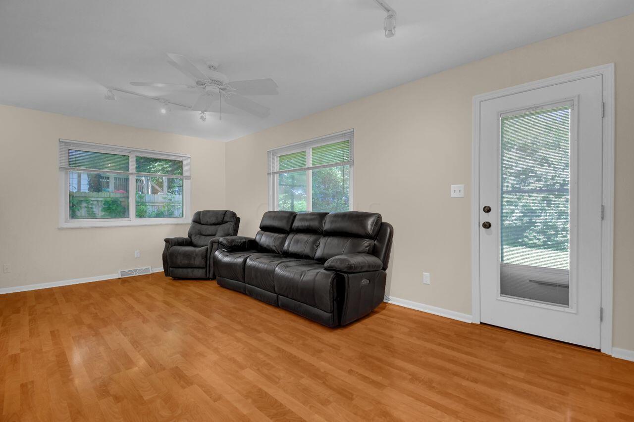 4145 Kendale Road Columbus, OH 43220 - Photo 10 of 37 4145 Kendale Road