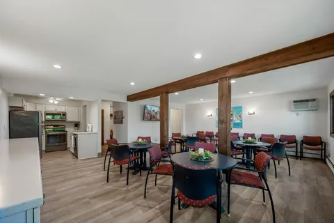 $330,000 | 205 Barry Avenue South, Unit 117, Wayzata, MN 55391