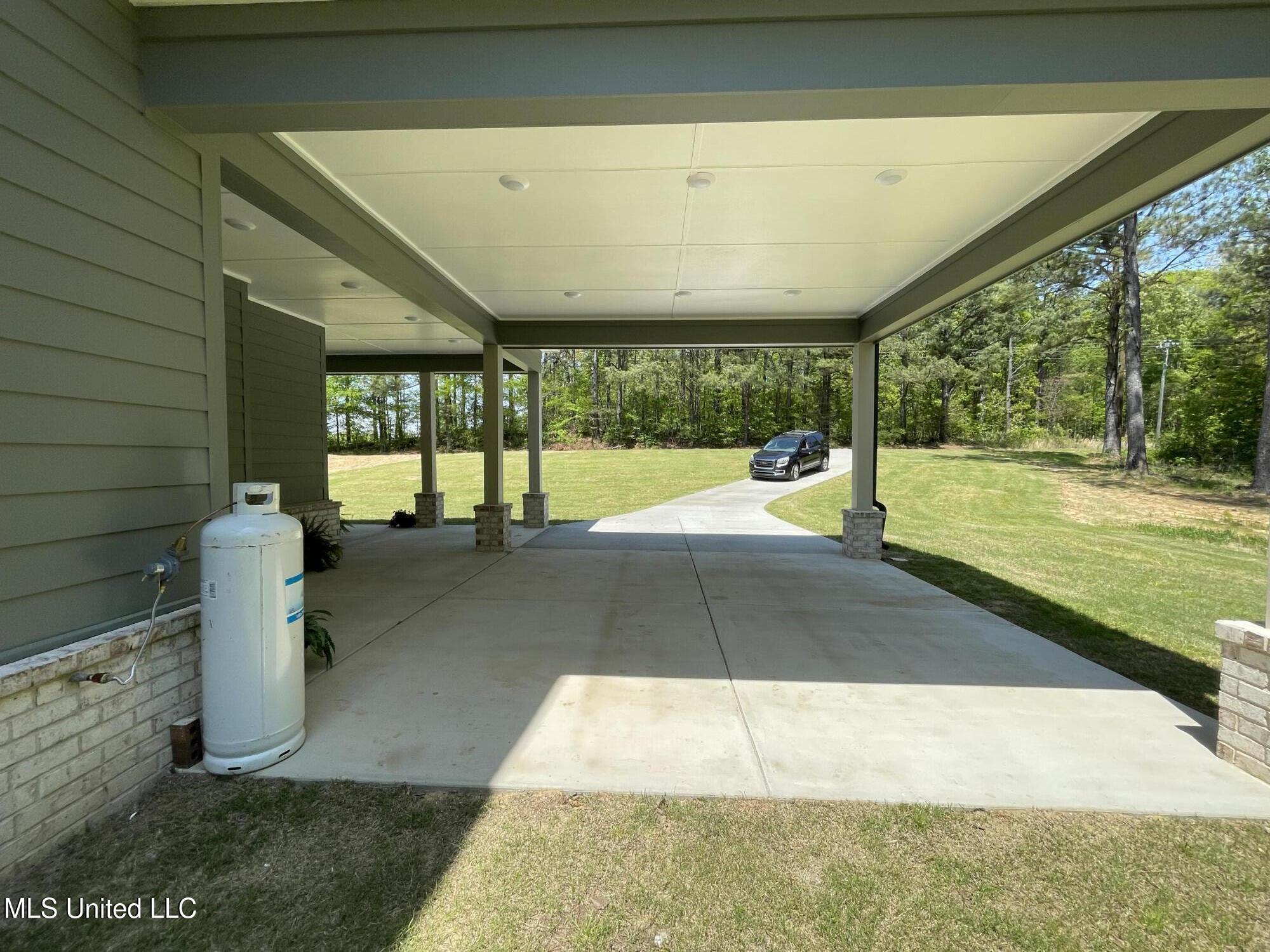 11583 Browns Ferry Road Sarah, MS 38665 - Photo 6 of 38 IMG_2087