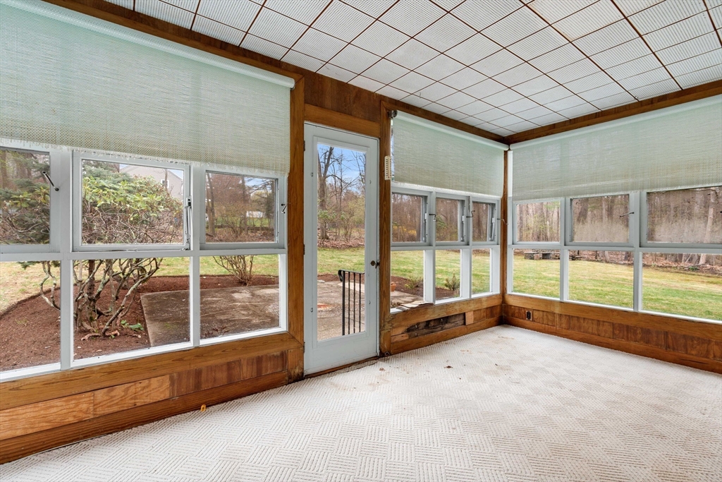 6 West Shore Road Merrimac, MA 01860 - Photo 9 of 39